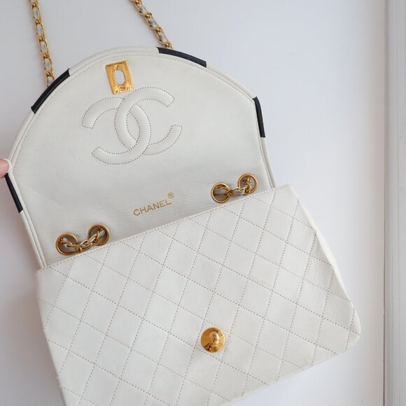 Authentic Preowned Vintage Chanel White Single Flap Bag - GHW - Picture 15 of 16